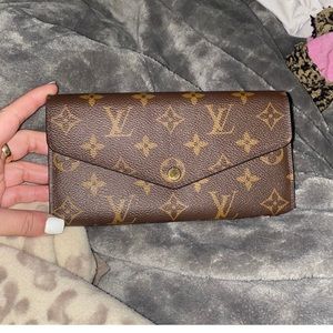 Louis Vuitton Sarah Wallet